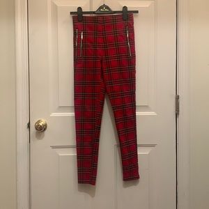 Zara pants. No tag. Worn once. Clean from the laundry. In good condition.